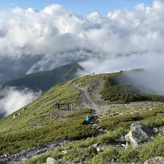 小太郎山を臨む