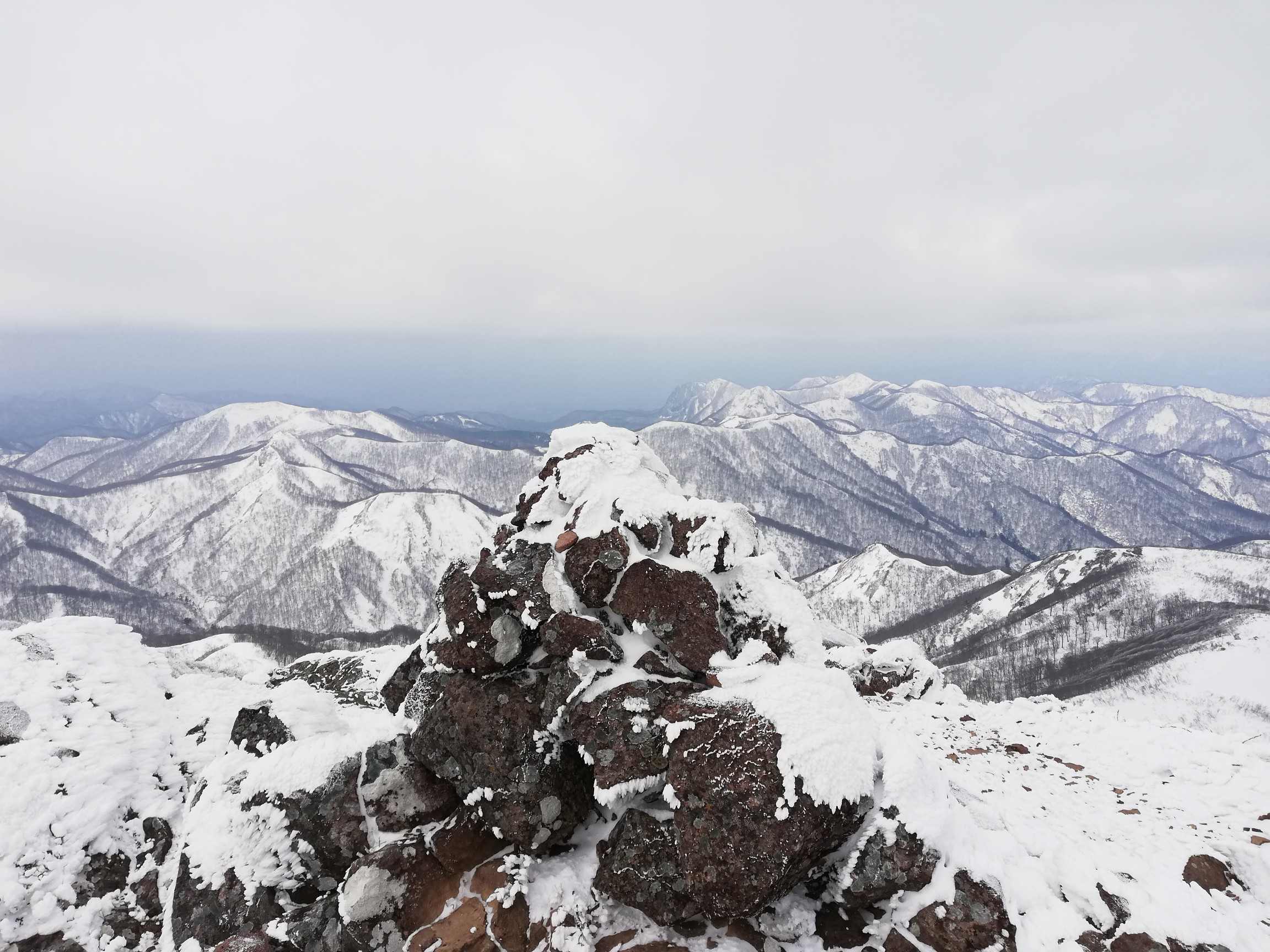山形側の山々がキレイ