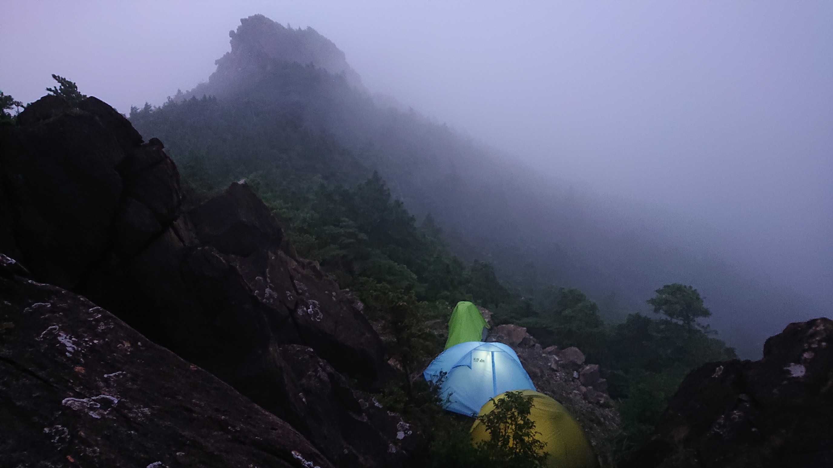 西から東へ赤石山テント泊縦走 しばっちさんの東赤石山 西赤石山 物住頭の活動データ Yamap ヤマップ