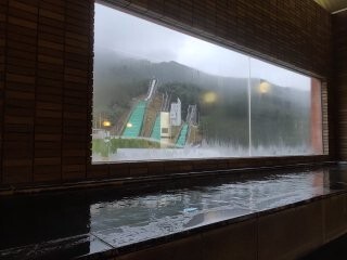 花輪スキー場の施設、アルパスの展望浴場に... / ブナの妖精 ブナッシーさんのモーメント YAMAP / ヤマップ