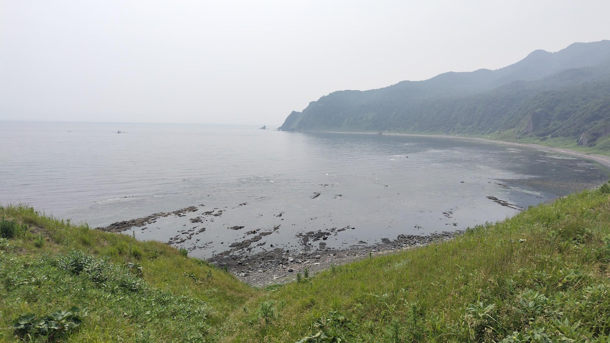 カブト岩を振り返り。