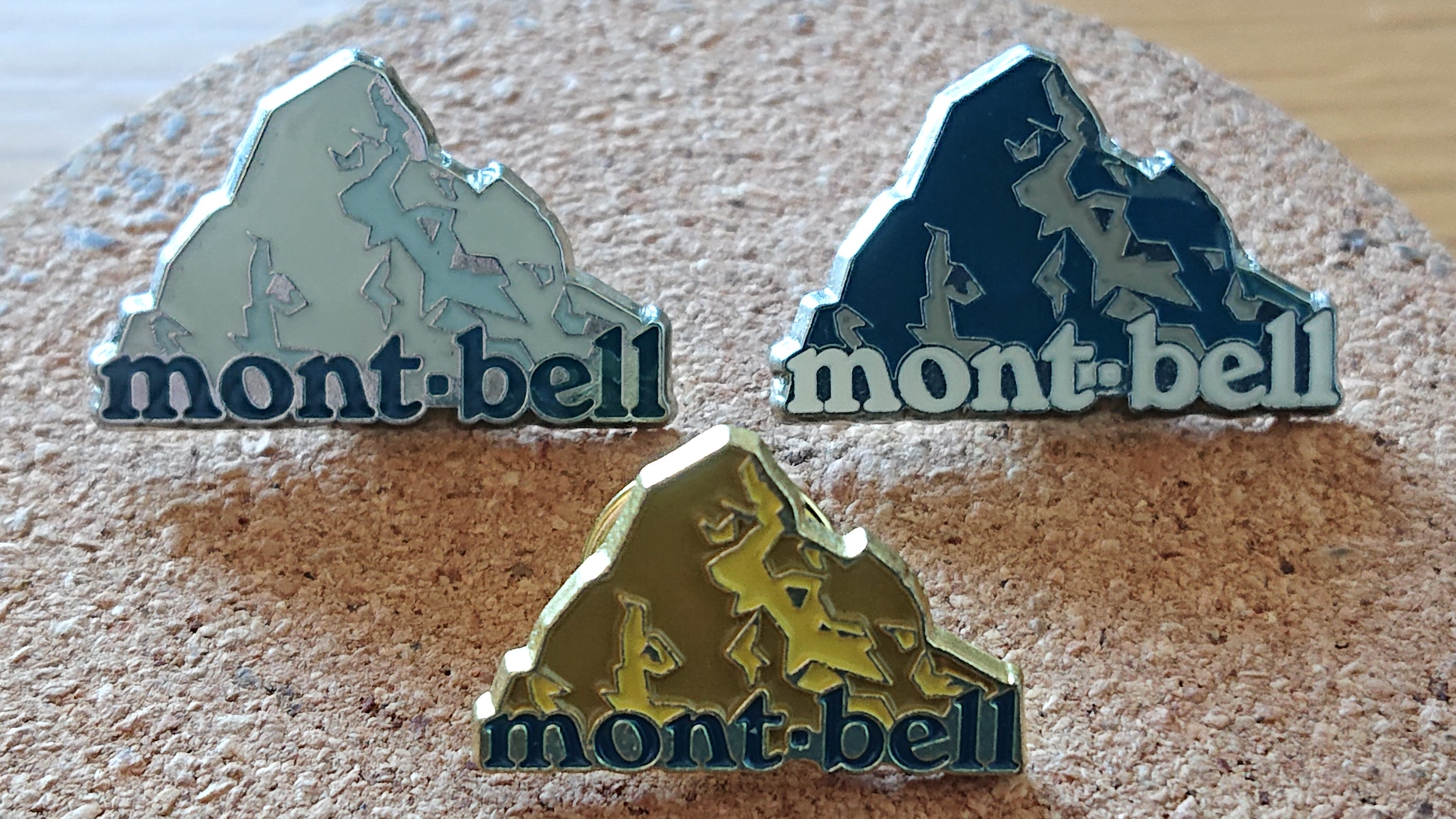 ネットワーク全体の最低価格に挑戦 mont-bell ピンバッチ
