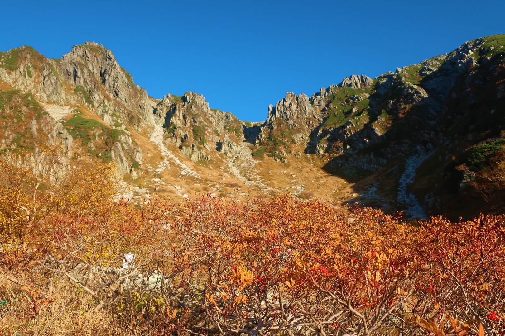紅葉の千畳敷カール 宝剣岳 空木岳 縦走 Mayyaさんの木曽駒ヶ岳 空木岳 越百山の活動日記 Yamap ヤマップ