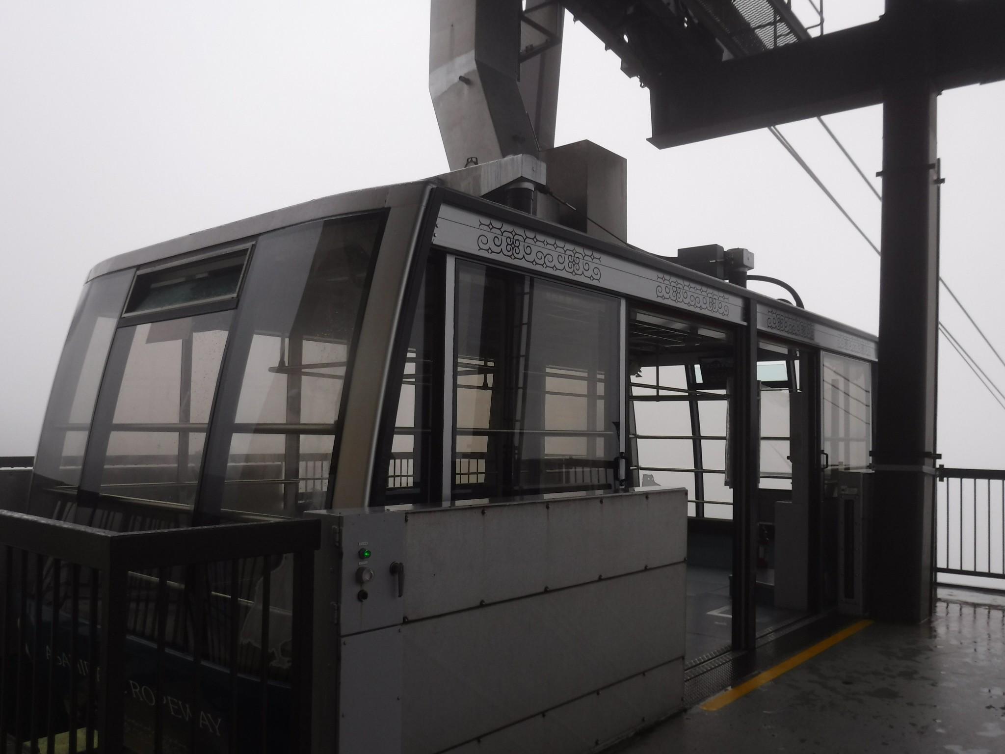 始発の旭岳ロープウェイ