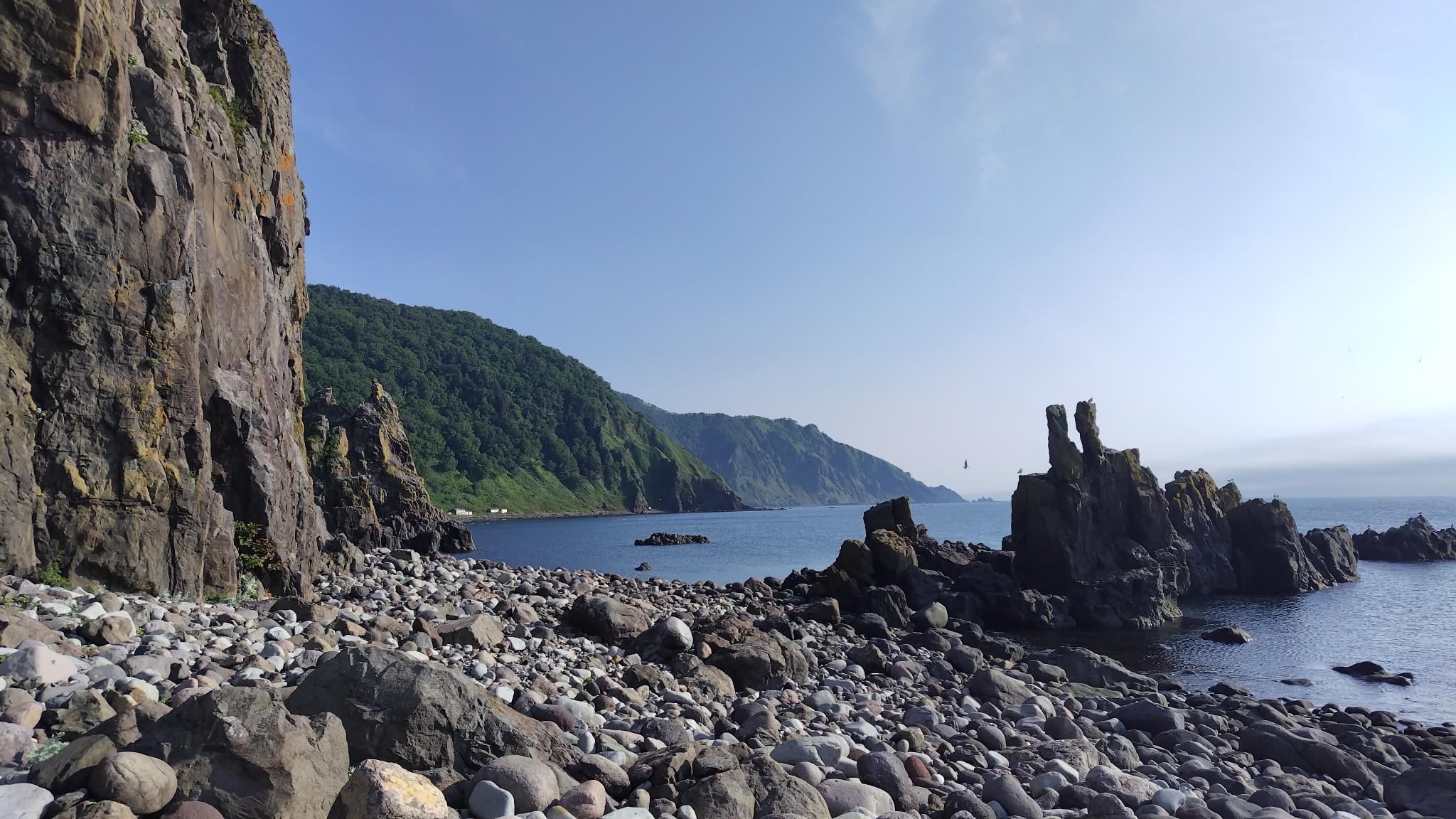 特徴的な岩を過ぎれば観音岩へ