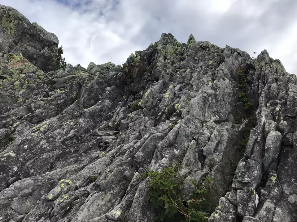 奥秩父 乾徳山 中央稜北方カンテ 第一岩稜 フリーソロ ryotaさんの乾徳山 黒金山の活動日記 yamap ヤマップ