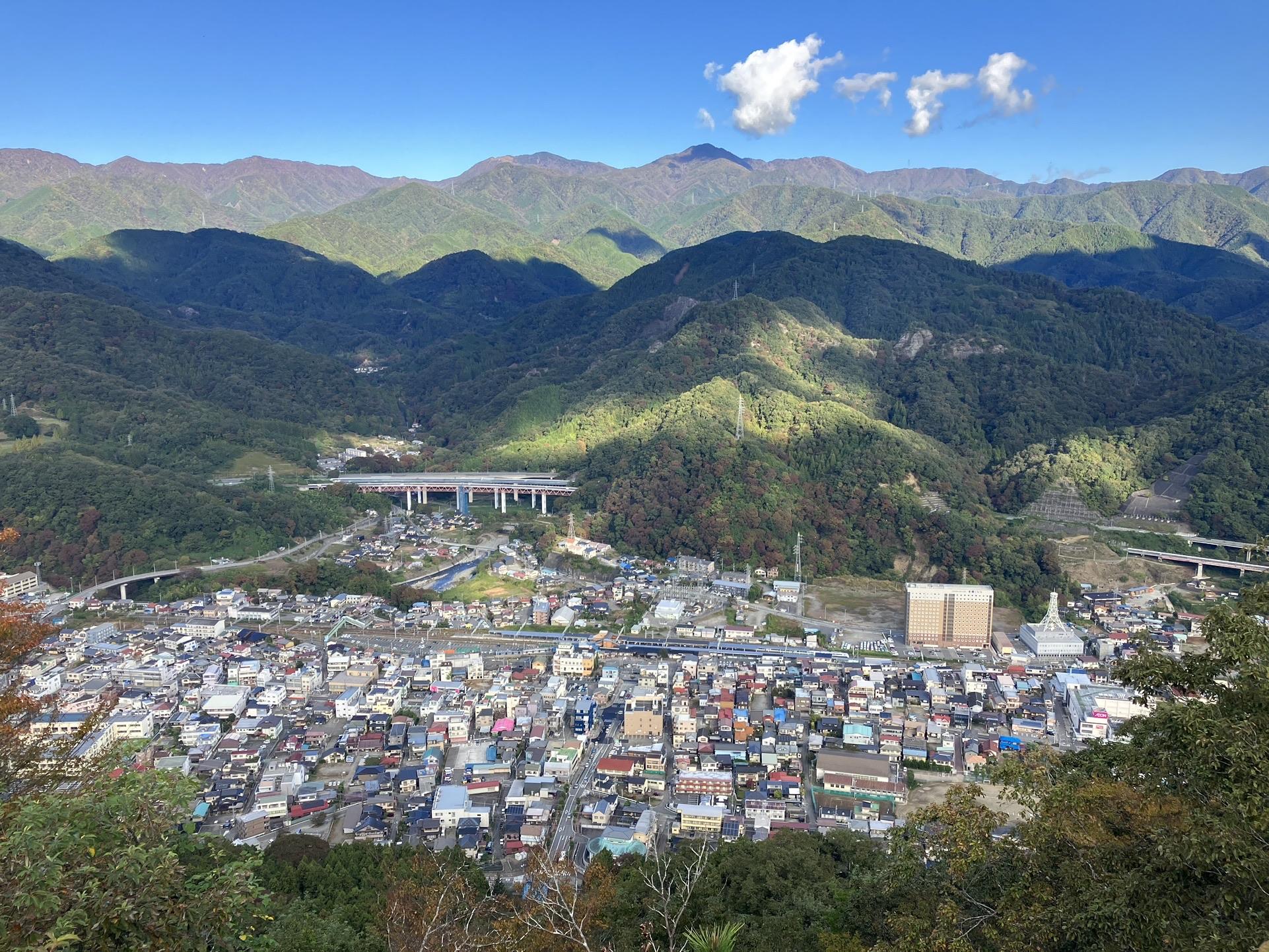 歩いていても生活音が響く里山 これはこれで良いですね