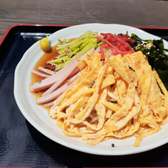 念願の‥
「「「「❤️冷やし中華❤️」」」」

「山小屋」で「冷やし中華」って、
なんたる贅沢‼️😭‼️

水が豊富にないと出来ませんし、
暑い日にはサイコ～です😋
旨し‼️