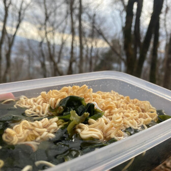 伊豆で買った海鮮の具でラーメン