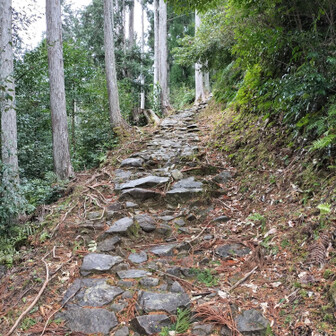 熊野古道 小辺路 この石畳が滑るんです！