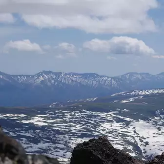 こちらは、石狩岳～ニペソツ山などの連なる東大雪（詳しくはない、おそらく）