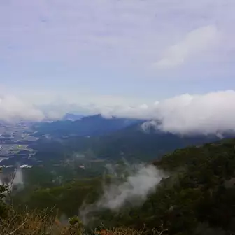 登山中はガスガスでしたが福岡市少しは見えます😳✨