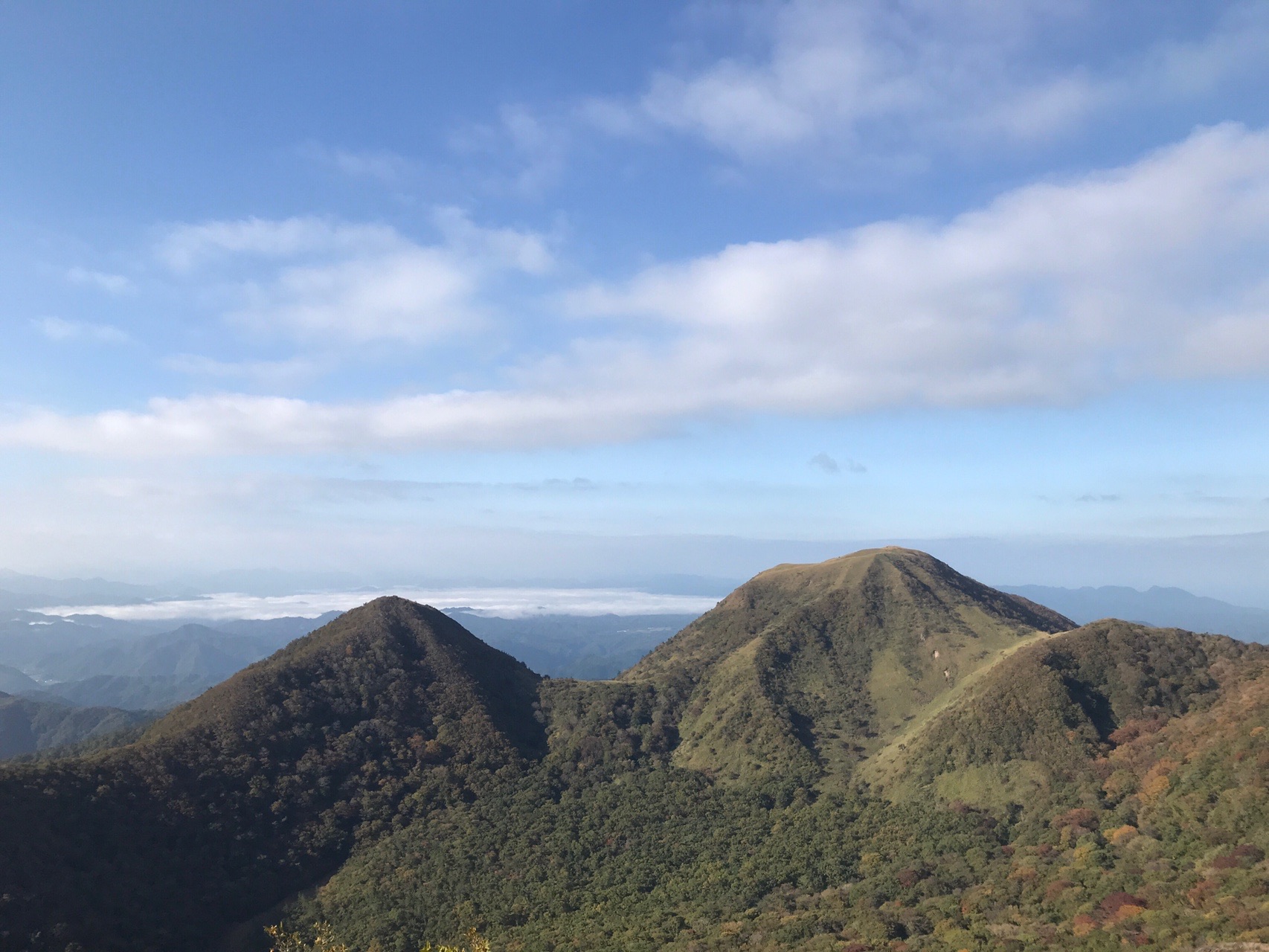連なる山 連なる山
