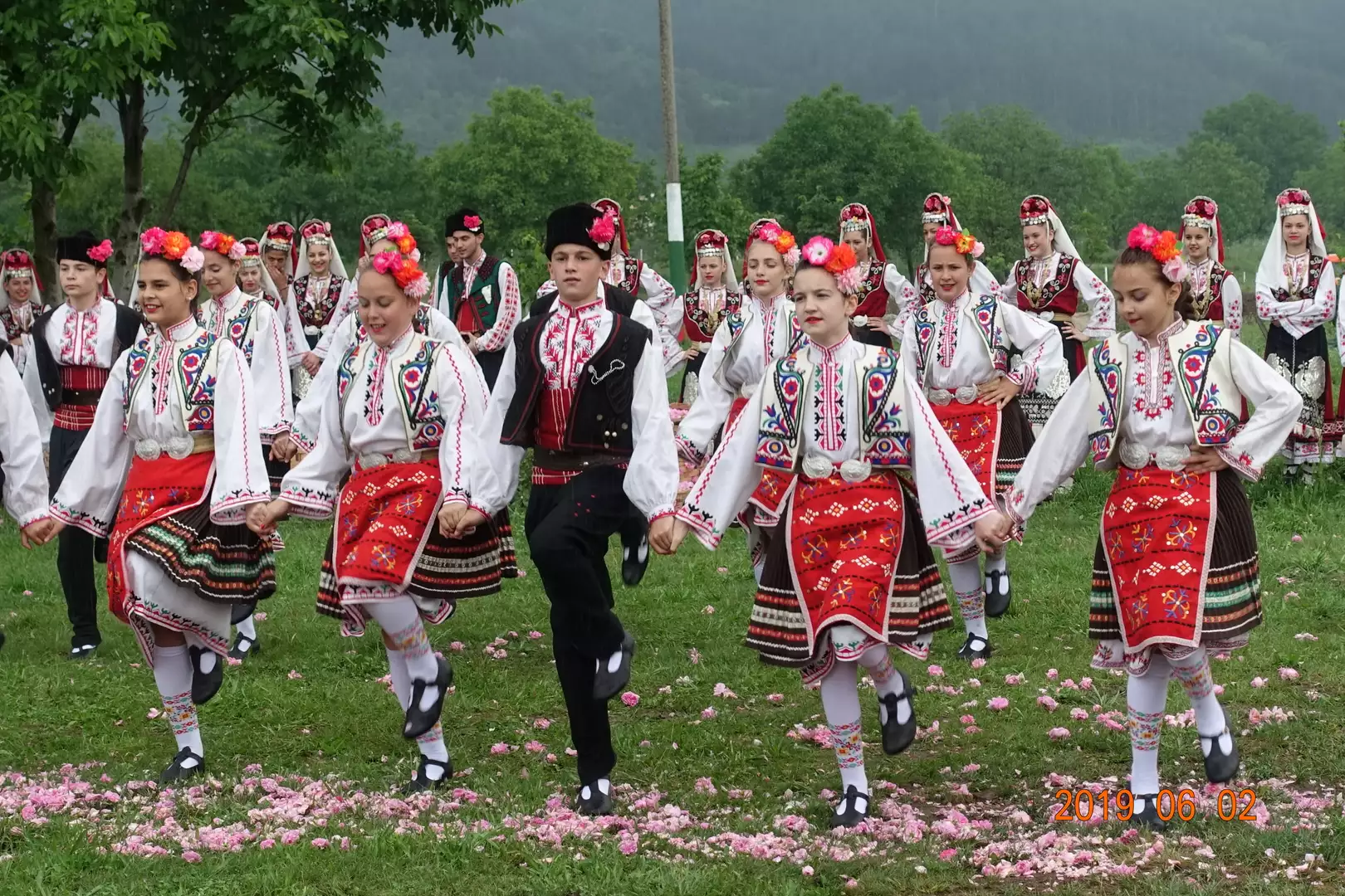 ブルガリア バラ祭り カザンラク ほか観光 世界遺産 亀ちゃんさんのフツーリシュチナの活動日記 Yamap ヤマップ