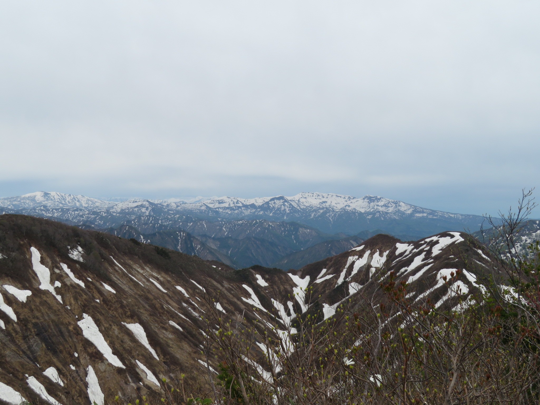 木六山・銀次郎山 守門岳方面でしょうか