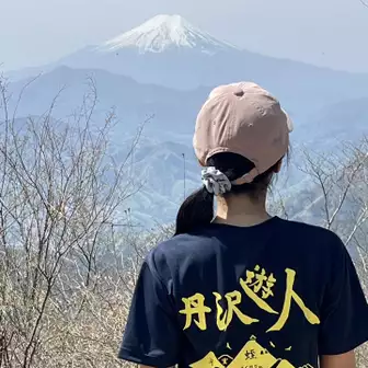 山梨百名山の山から
丹沢遊人を着て見つめる富士山🗻


いつか行くから〜
とは思ってない😆

1合目から5合目のルートなら歩いてみたいな