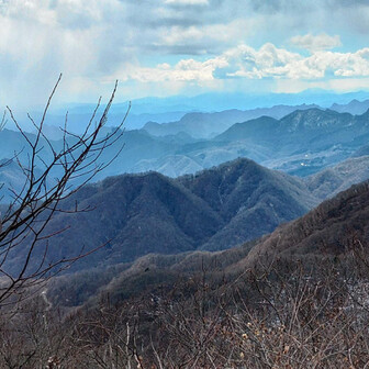 鼻曲山・氷妻山・留夫山 絶景かな。