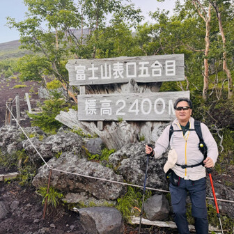初めて我がの写真を入れてみました
恥ずいのでサングラス着用