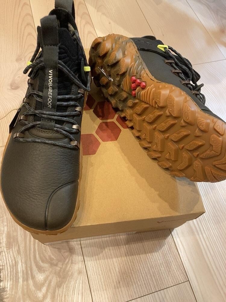 超美品 VIVOBAREFOOT マグナフォレスト ままならなく ESC 27.9cm