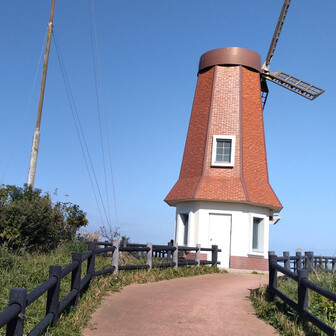 大島・御嶽山 風車