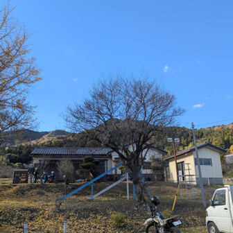 車を置いた公民館
オジサマ方が集会中
とても親切です😊