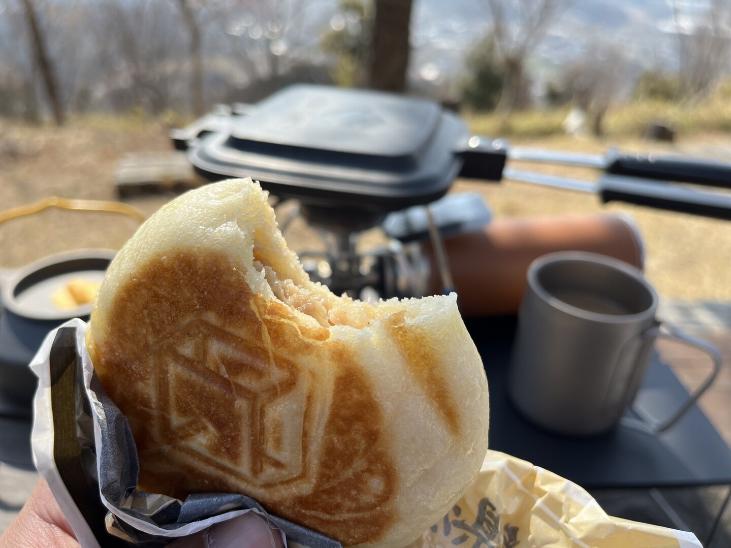ゆるキャンでやってた肉まんをホットサンド 裏山キャンパーさんのモーメント Yamap ヤマップ