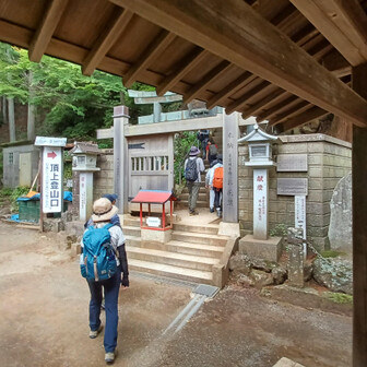 女坂スタート地点
