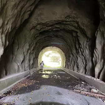二弁当峠のくらーいトンネル