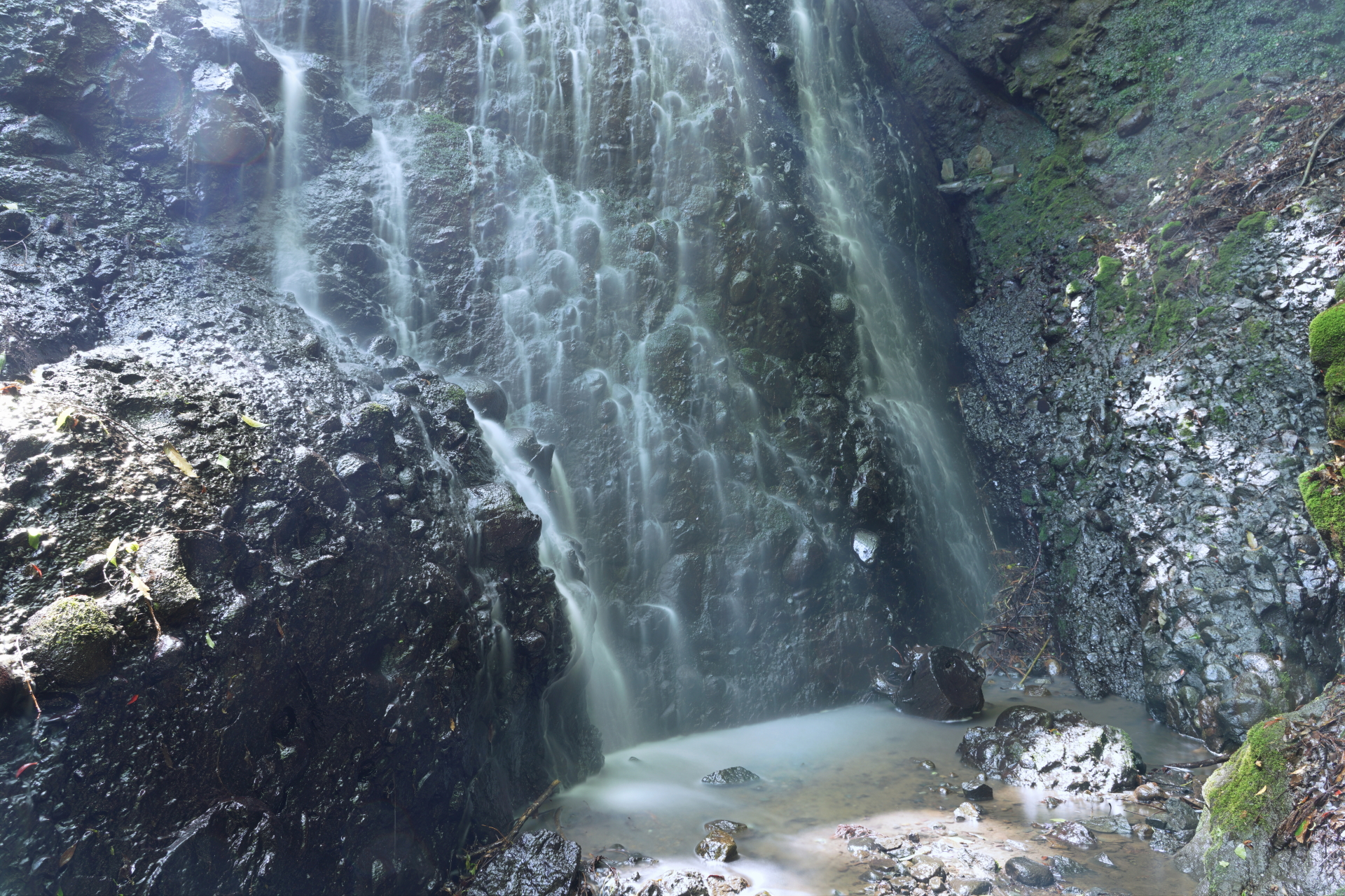 霧降の滝から鷹取山 湘南平 霧降り渓流のみちから関東ふれあいの道へ アキチャン1491さんの高麗山 湘南平 鷹取山の活動データ Yamap ヤマップ