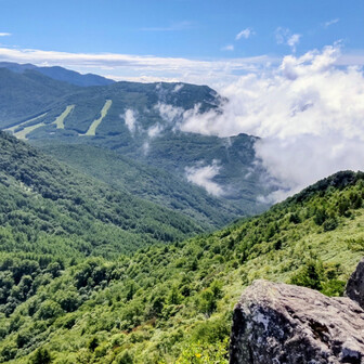 毎回山頂で思うこと。
なんて広い空、なんて広い世界なんだ✨と。
下山すればまた現実に戻るけど、
せめてこの場で感じるこの時間が本当に大切