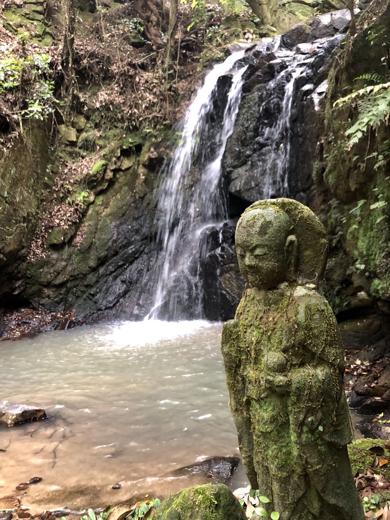 AAA　天然石　岩屋観音　仏像　置物　共箱　題字　清石山人　F　R8553 AAA 天然石 岩屋観音 仏像 置物 共箱 題字 清石山人 F R8553 AAA