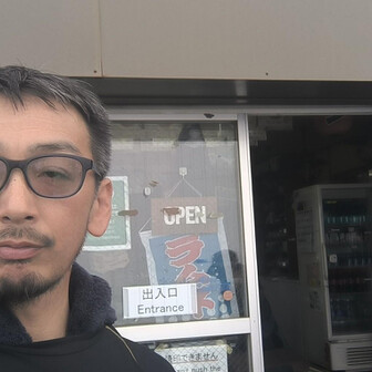 宝栄山荘前にて。