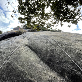 ツルツル岩🪨の岩登り😊
斜めに登ったら、ロープ使わなかったよ🤣