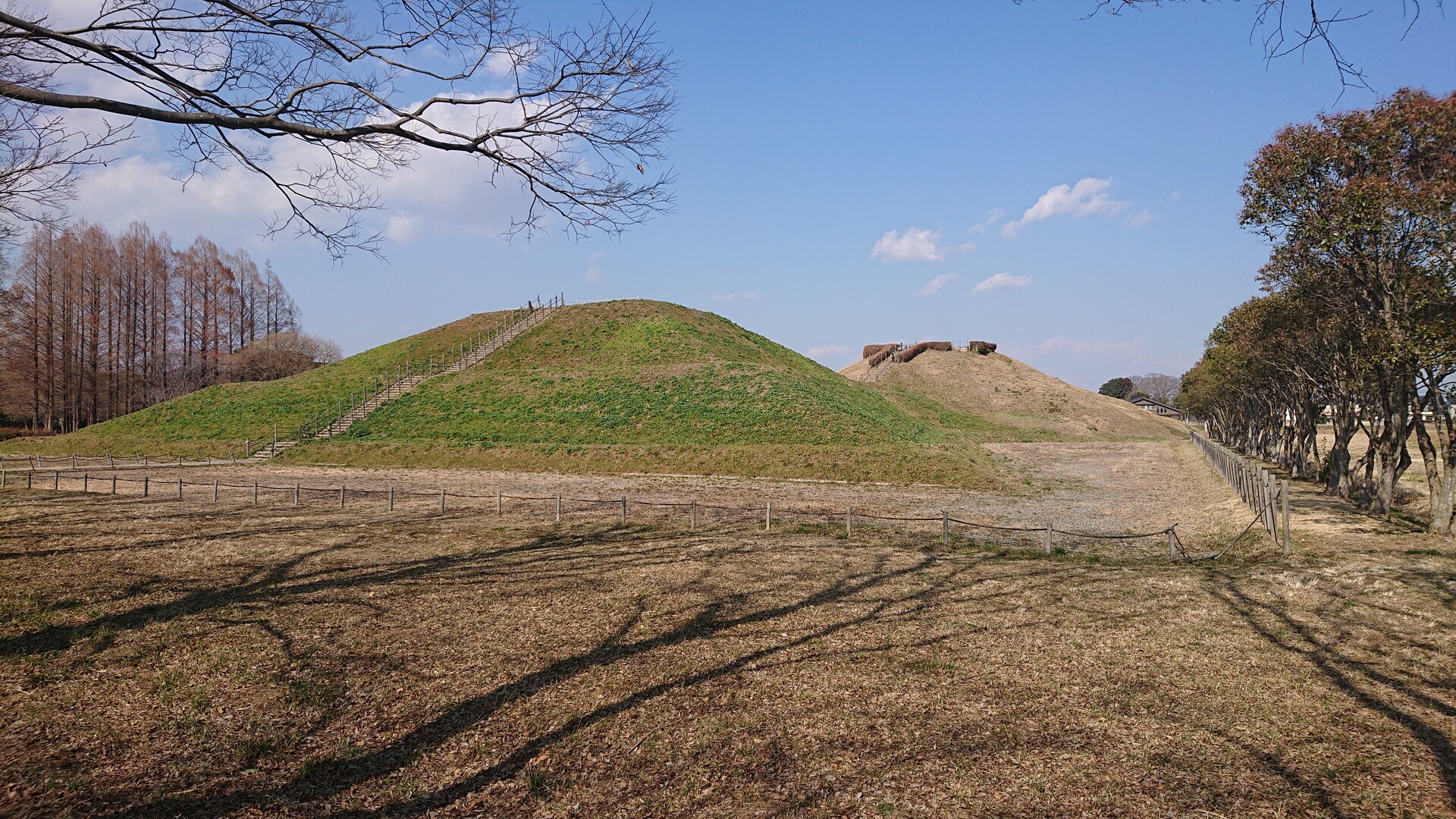 埼玉古墳群を巡り丸墓山古墳と稲荷山古墳に登る / トッシーさんの雲取 