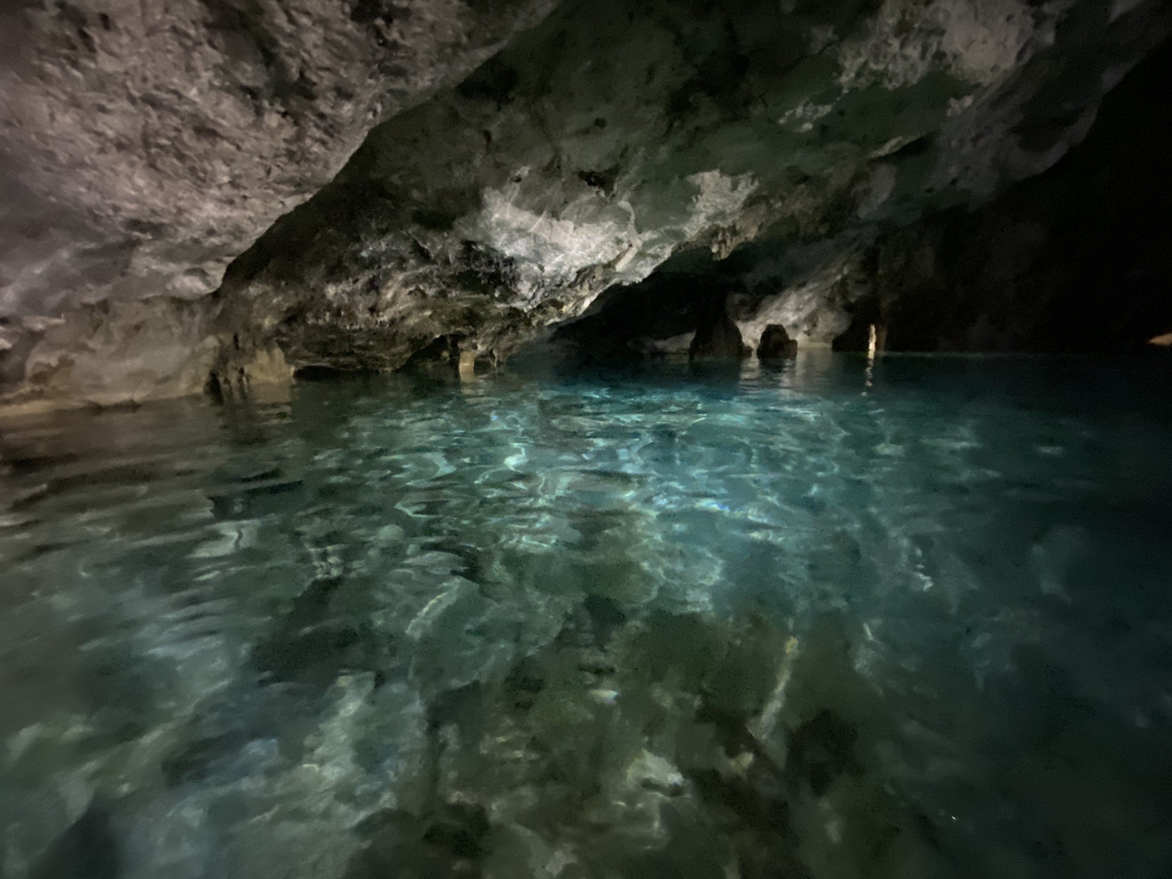 神秘的な洞窟パガットケープ グアム 猿行者 山族 さんのグアム 中央エリアの活動日記 Yamap ヤマップ
