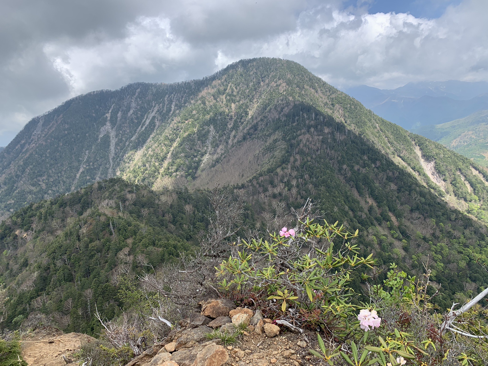皇海山と鋸山 いぼちゃんさんの皇海山 袈裟丸山 庚申山の活動日記 Yamap ヤマップ