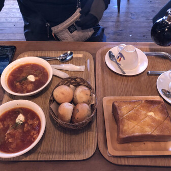 霧ヶ峰・車山・大笹峰 霧ヶ峰に来たら食べたかったボルシチ
冷え切った体に優しかった...
またぜったい来ます！