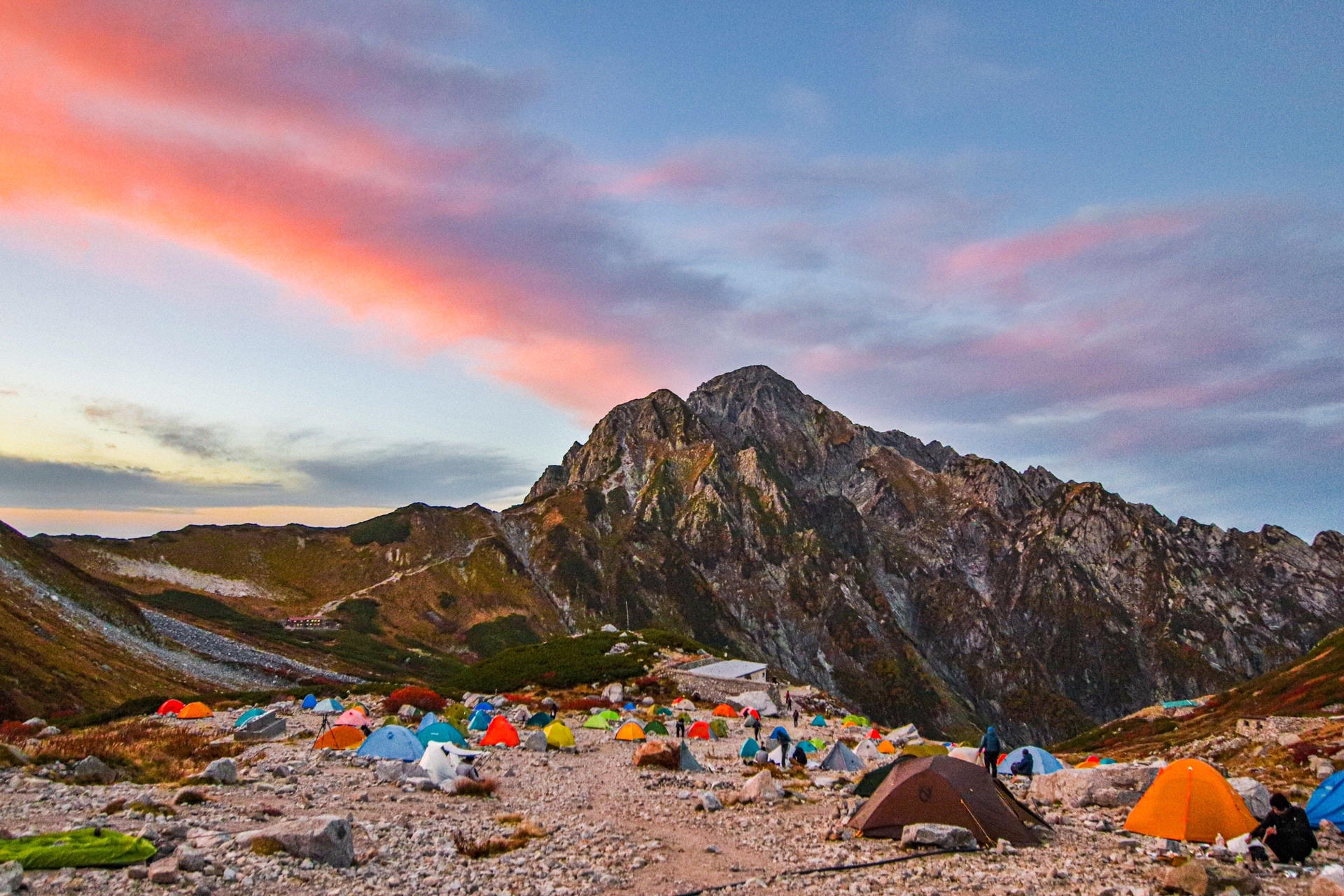 紅葉の立山 剣沢キャンプ場テント泊 Shioriさんの剱岳の活動データ Yamap ヤマップ