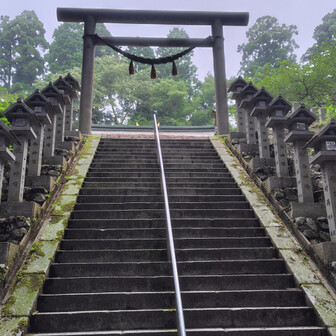 葛木神社にお詣りします。