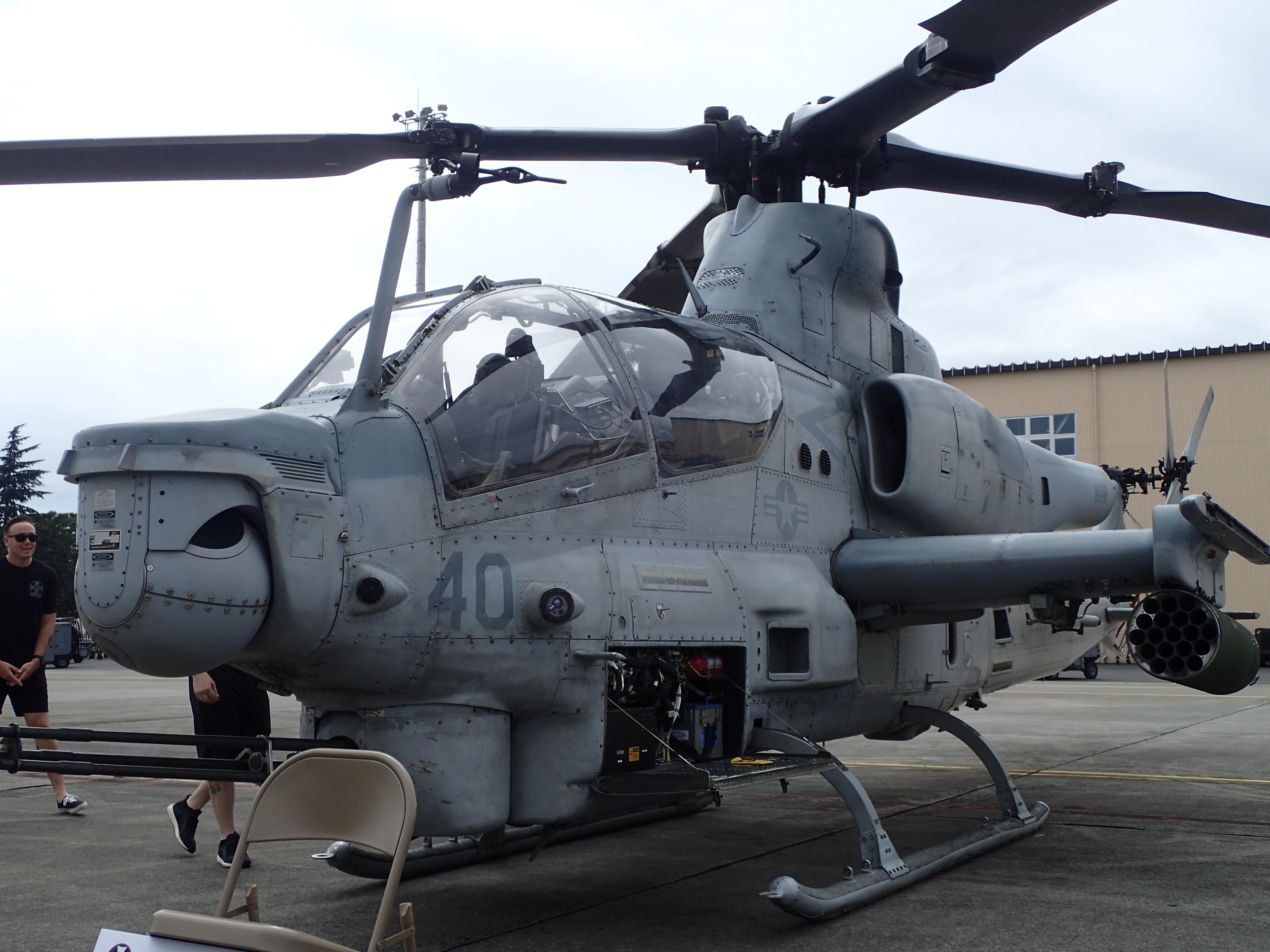 希少！米軍放出品 AH-1 コブラ 攻撃ヘリコプター テールローター 実物 希少！米軍放出品 AH-1 コブラ 攻撃ヘリコプター テールローター 実物